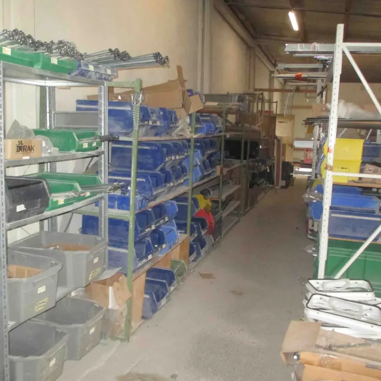 3 Heavy-duty pallet racking elements