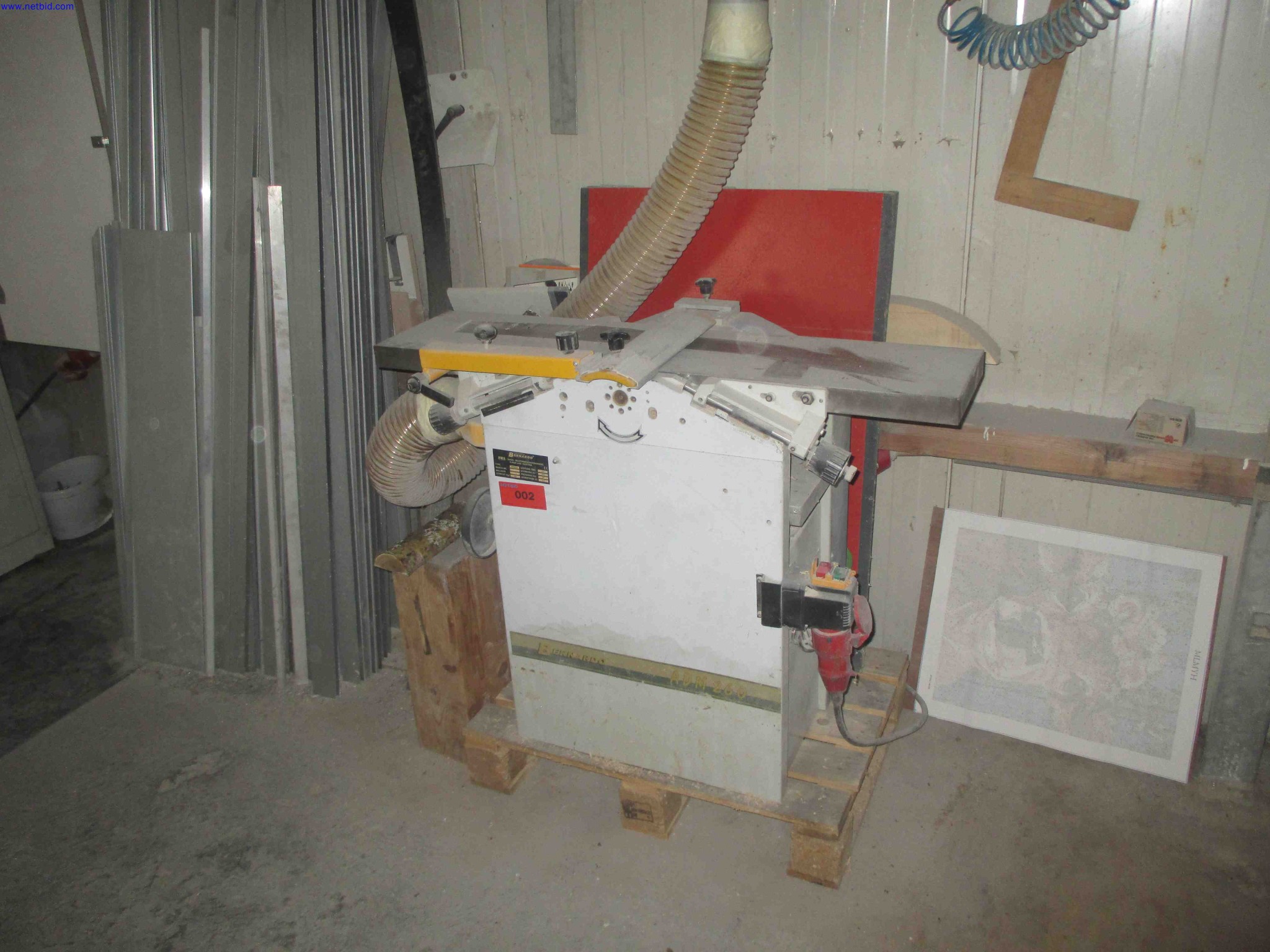 Vehicle construction, horse trailers-1