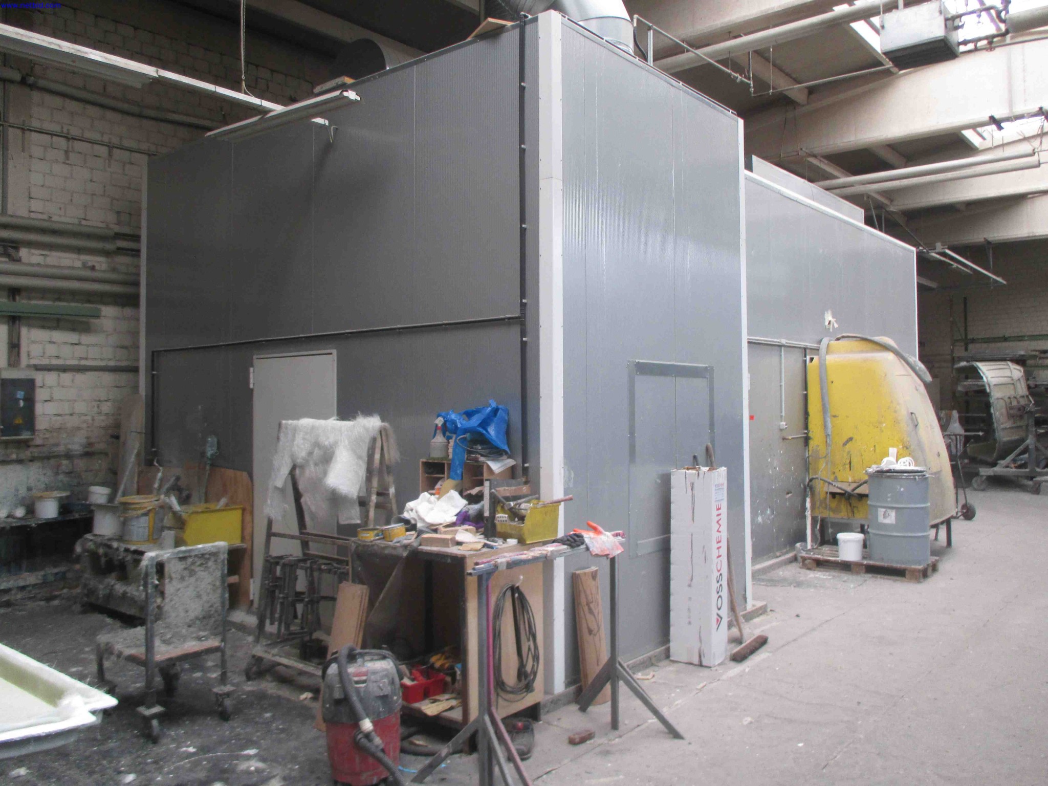 Vehicle construction, horse trailers-1