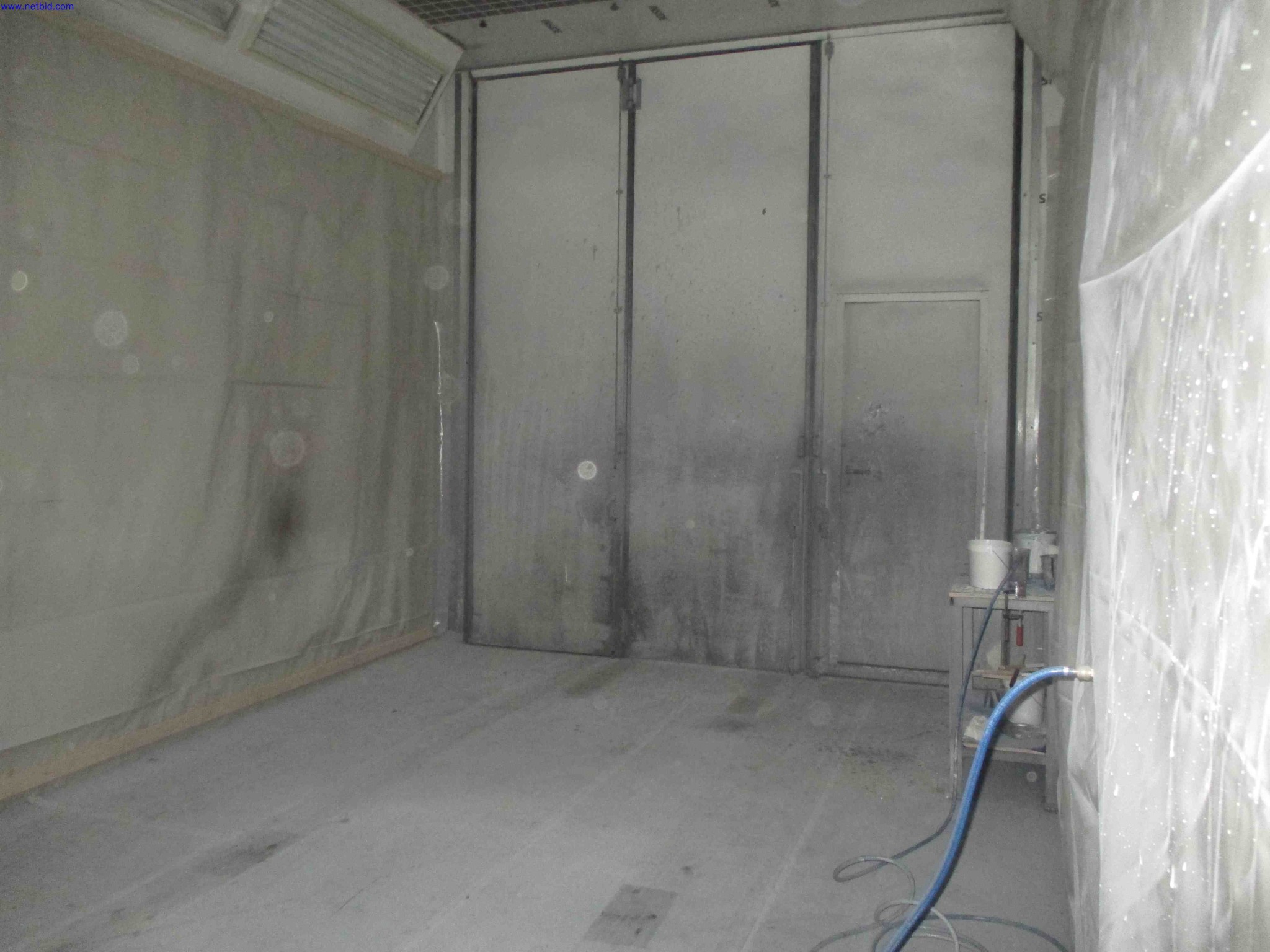 Vehicle construction, horse trailers-5