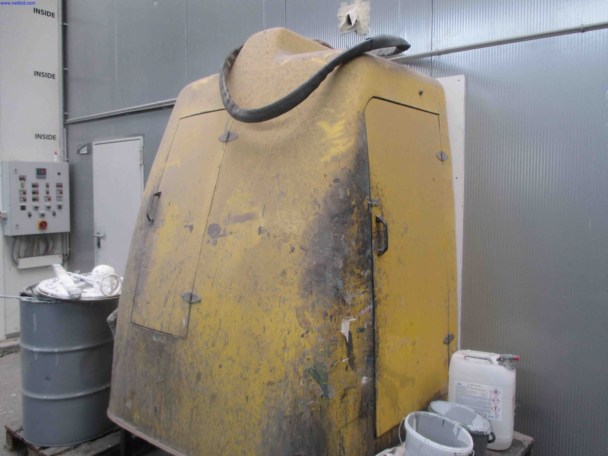 Vehicle construction, horse trailers-9