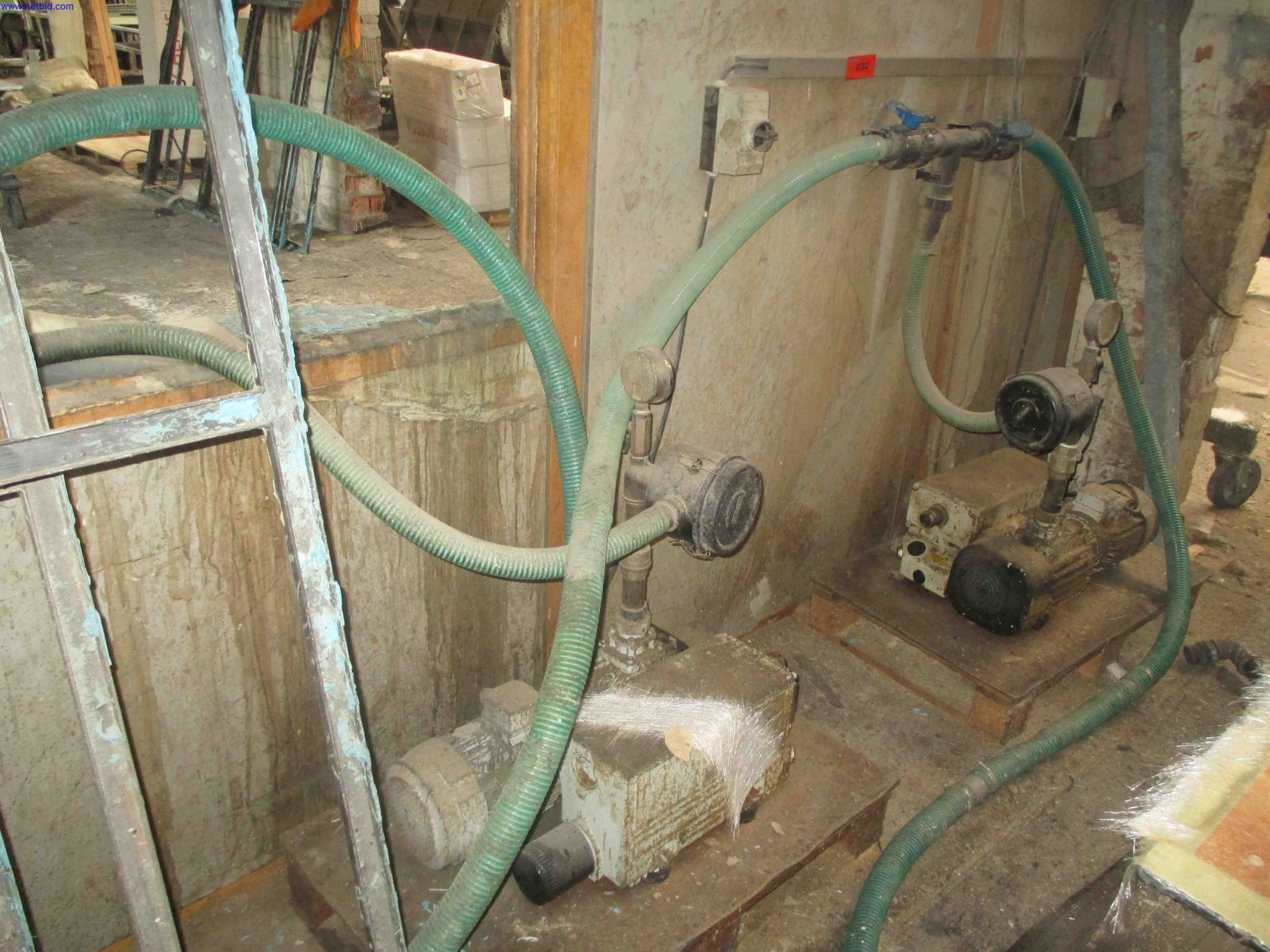 Vehicle construction, horse trailers-1