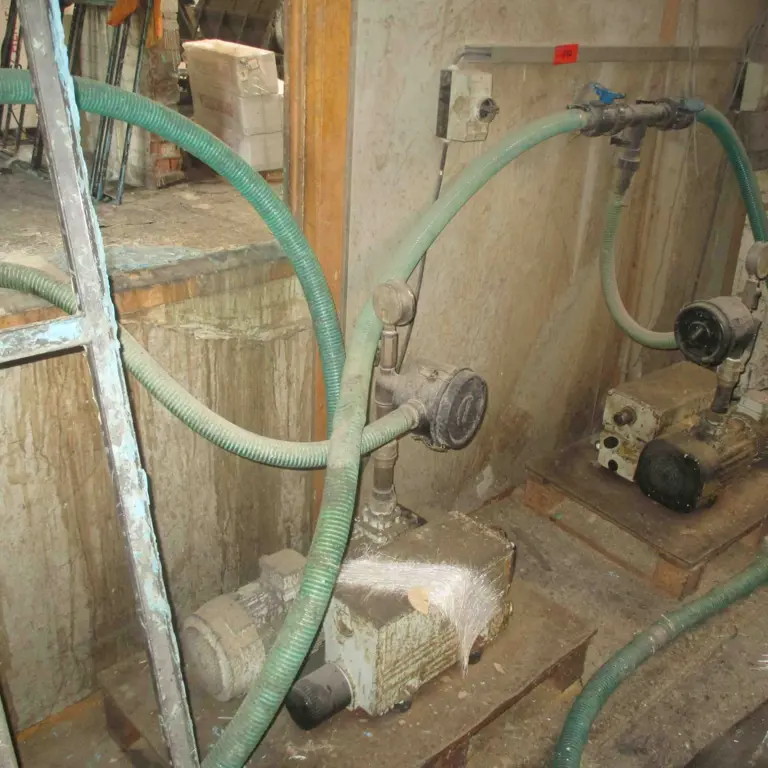 2 Vacuum pumps Leybold Vakuum