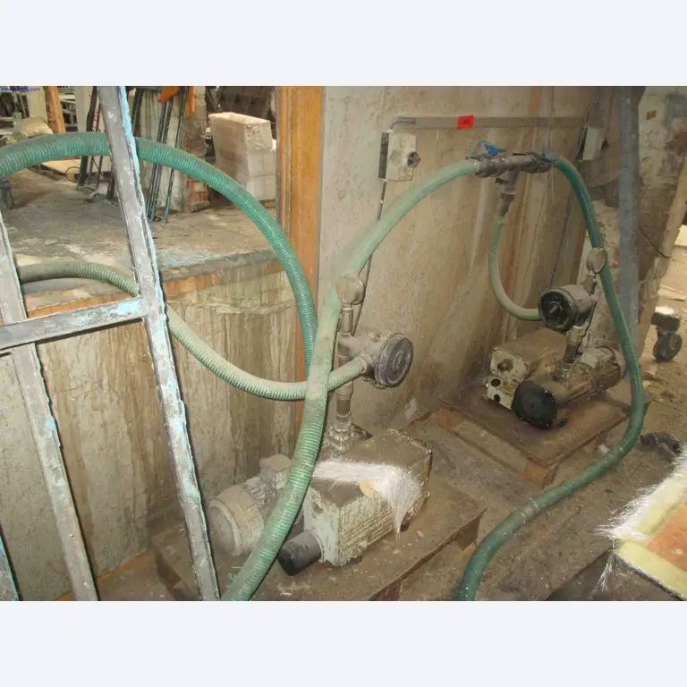 Vehicle construction, horse trailers-1