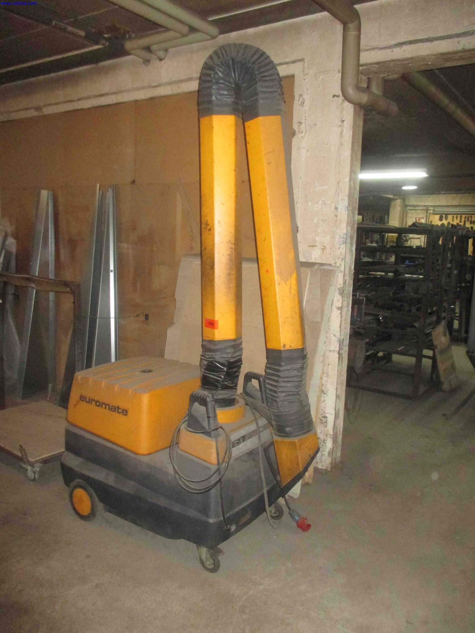 Vehicle construction, horse trailers-1
