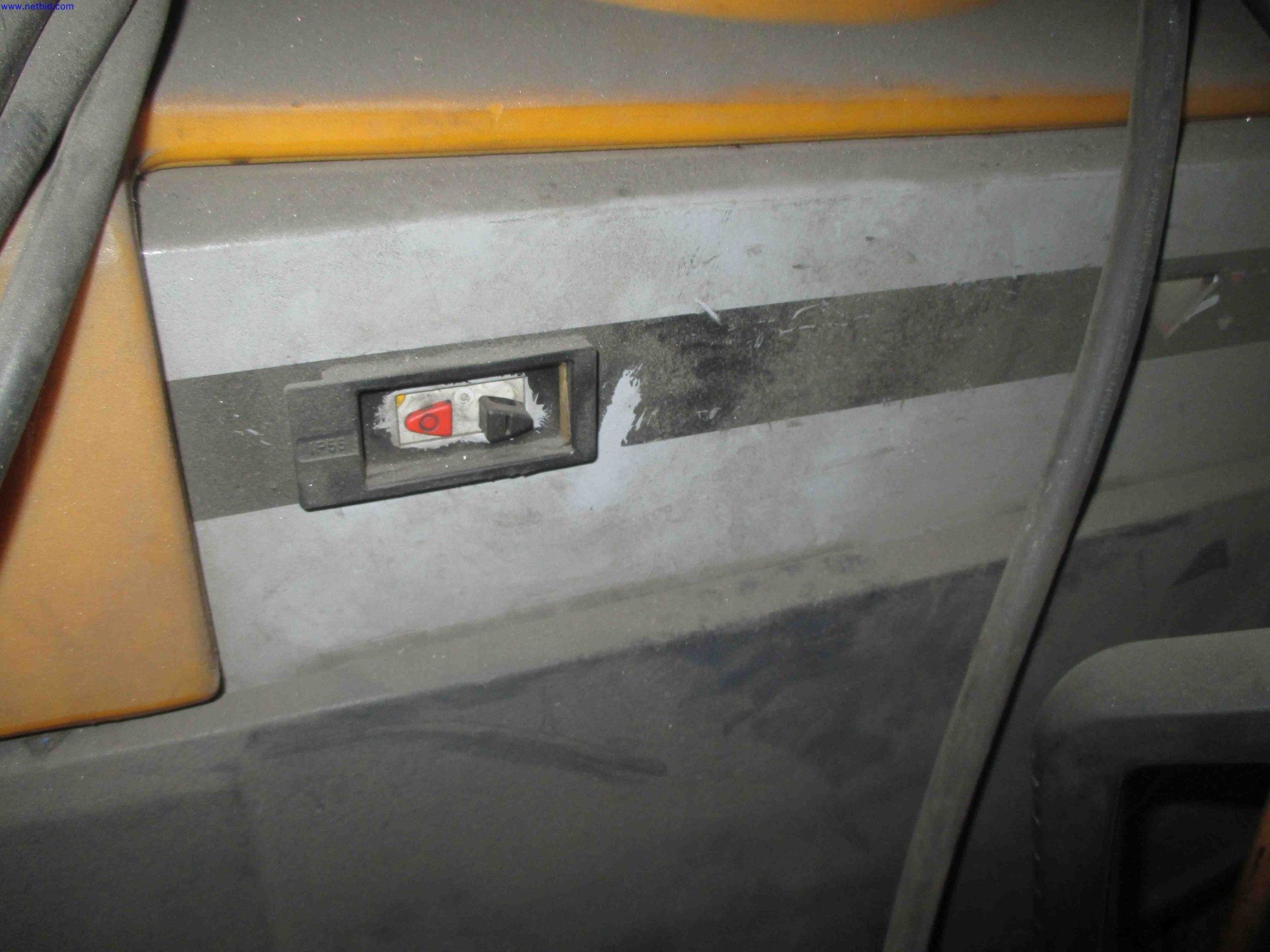 Vehicle construction, horse trailers-3