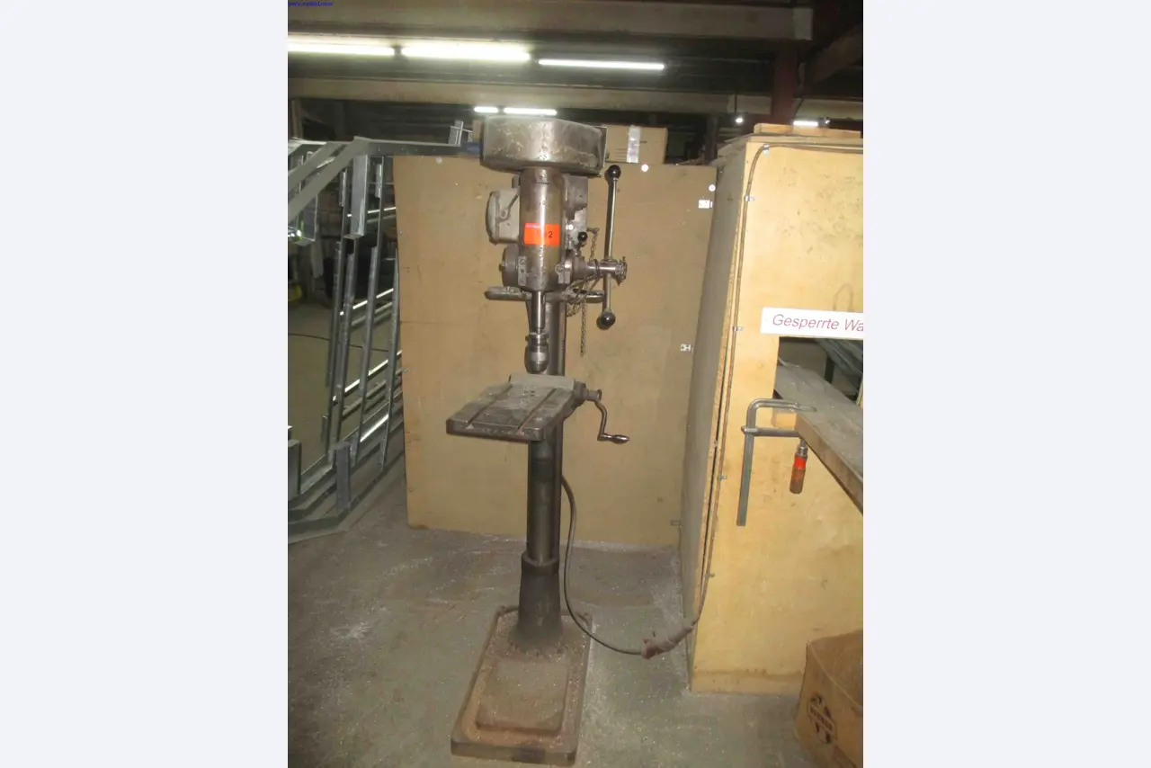 Vehicle construction, horse trailers-1