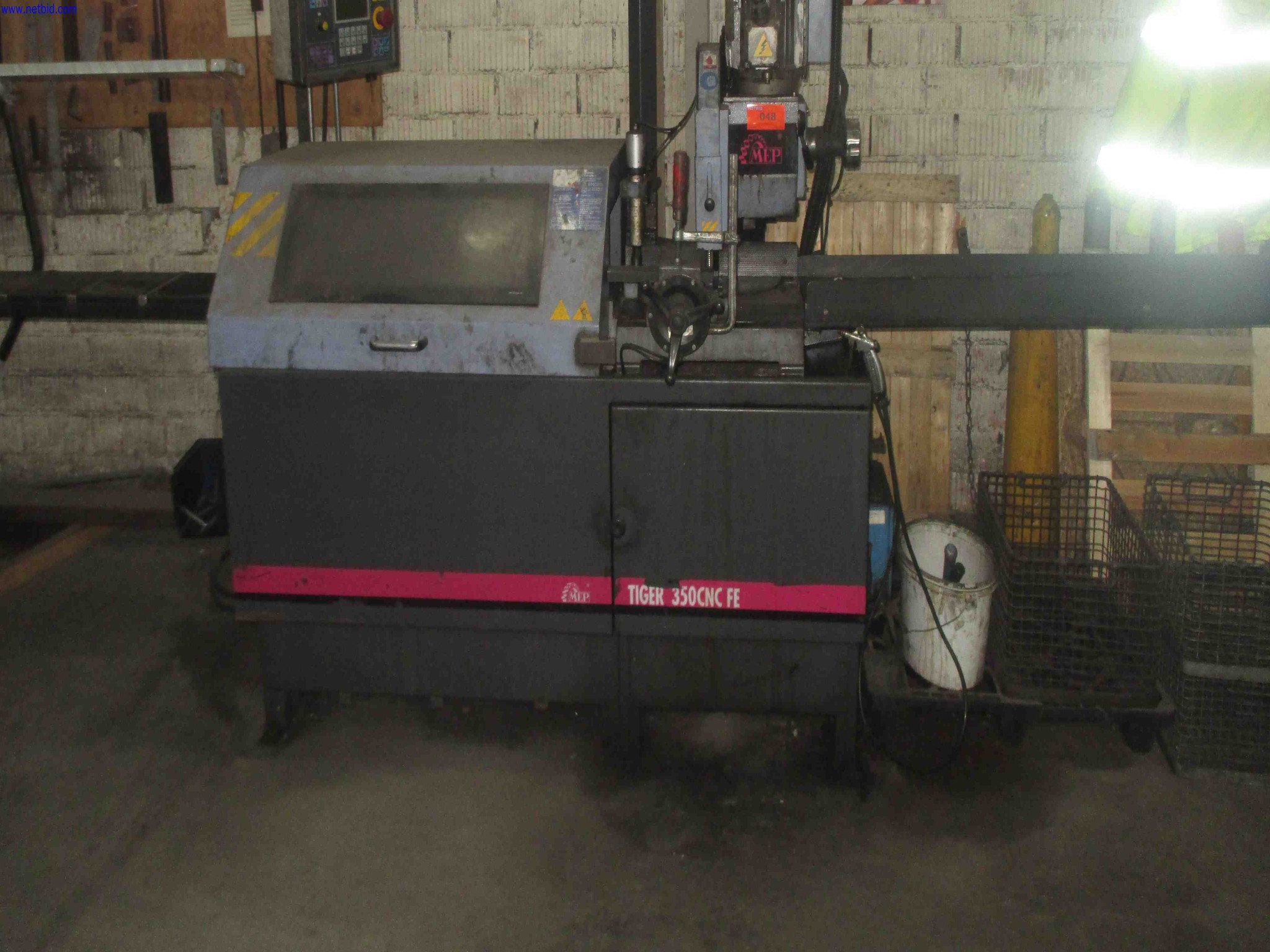 Vehicle construction, horse trailers-1