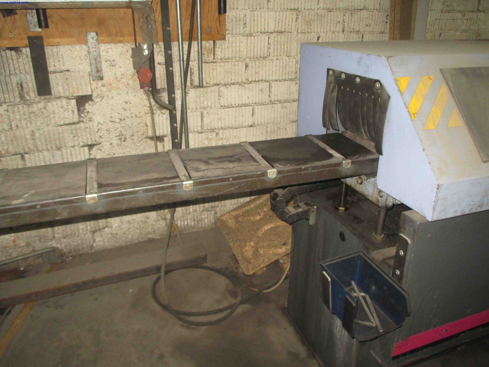 Vehicle construction, horse trailers-6