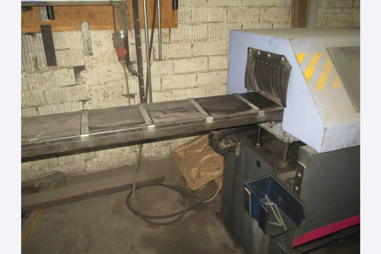 Vehicle construction, horse trailers-6