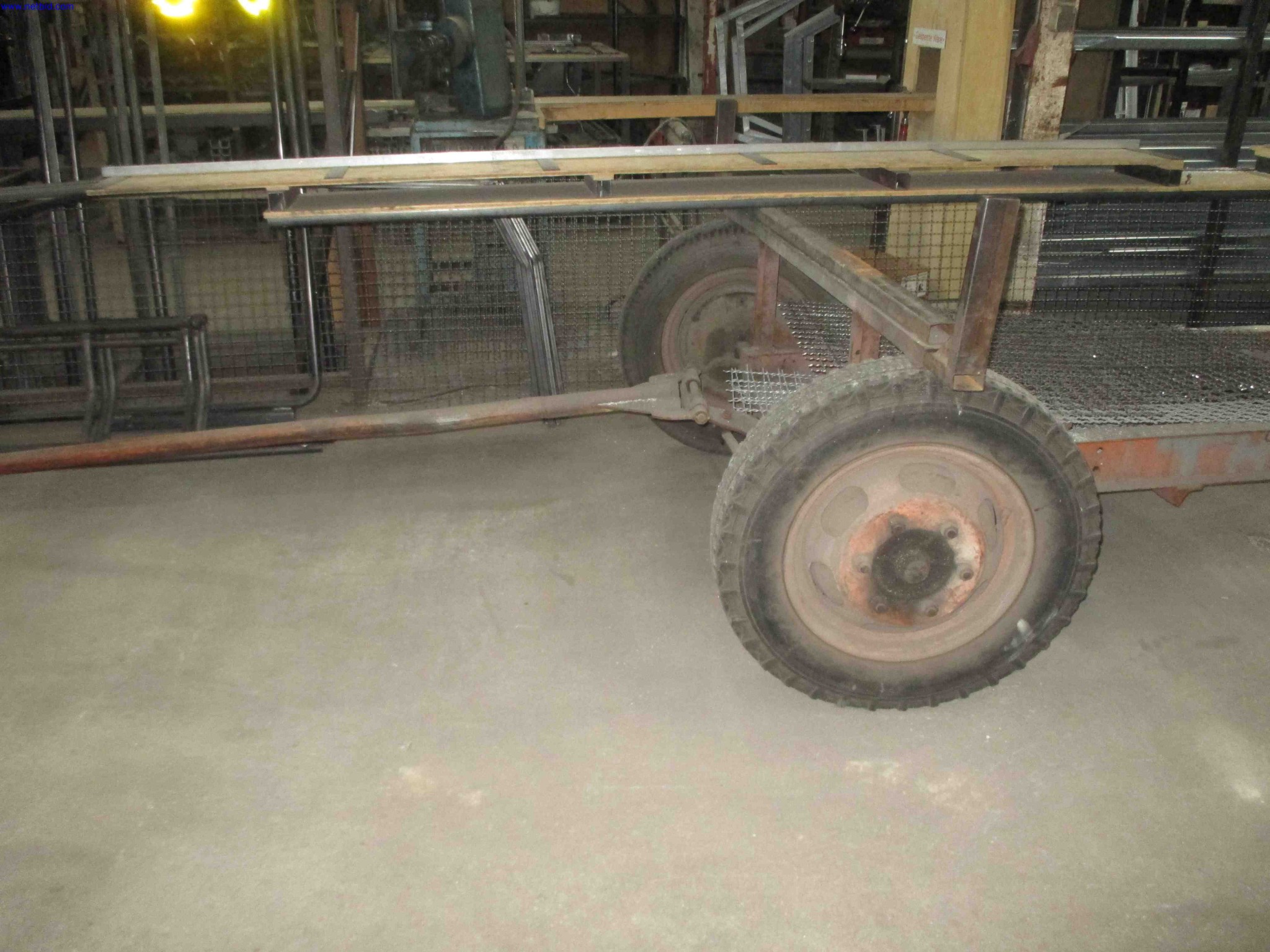 Vehicle construction, horse trailers-3