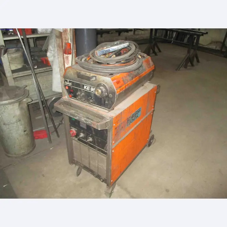 Vehicle construction, horse trailers-1