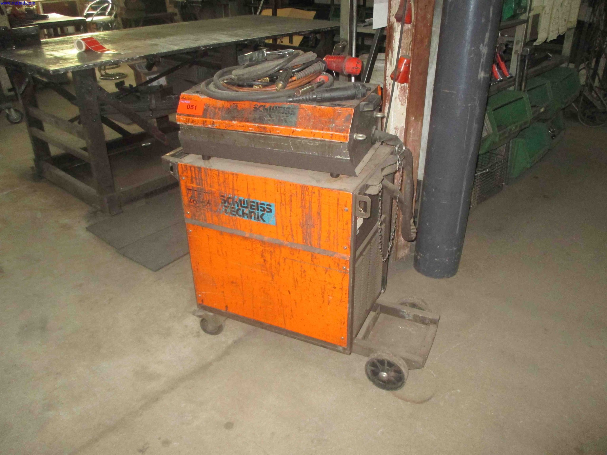 Vehicle construction, horse trailers-2