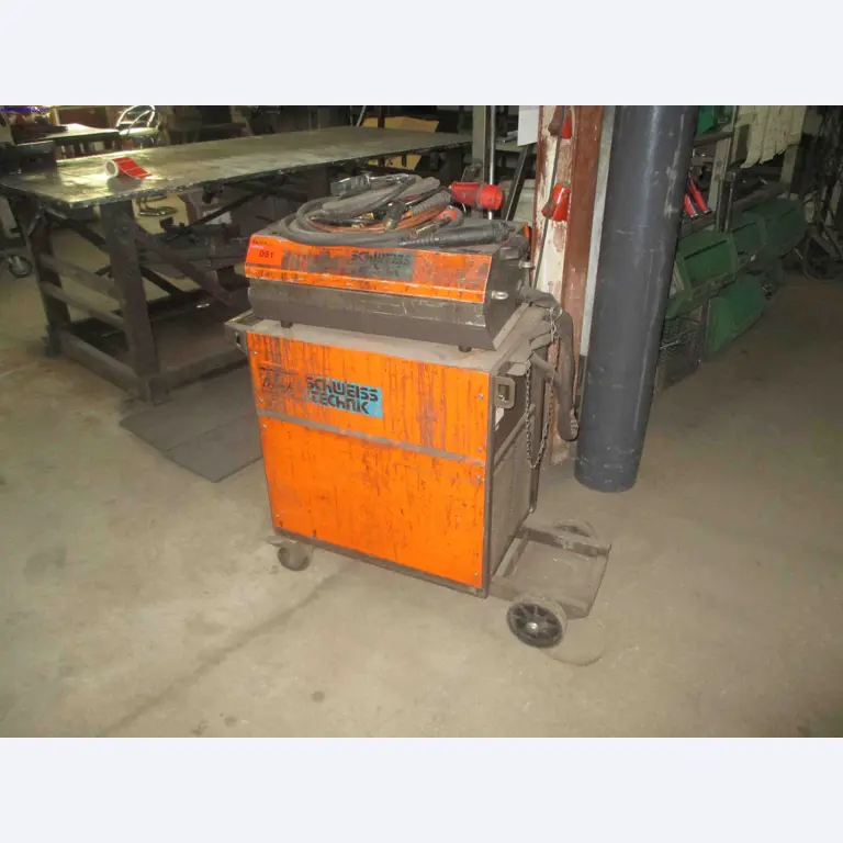 Vehicle construction, horse trailers-2