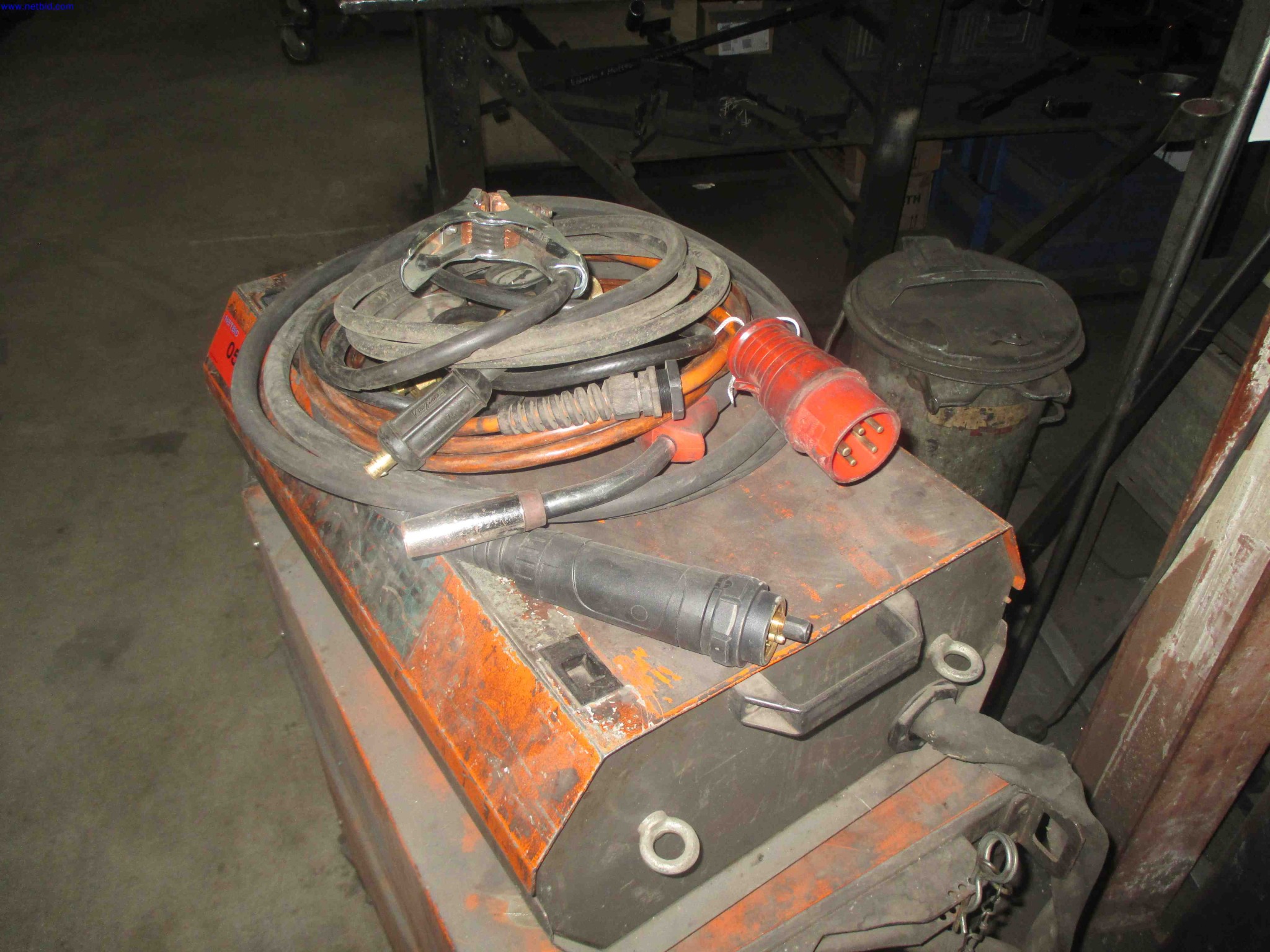 Vehicle construction, horse trailers-3
