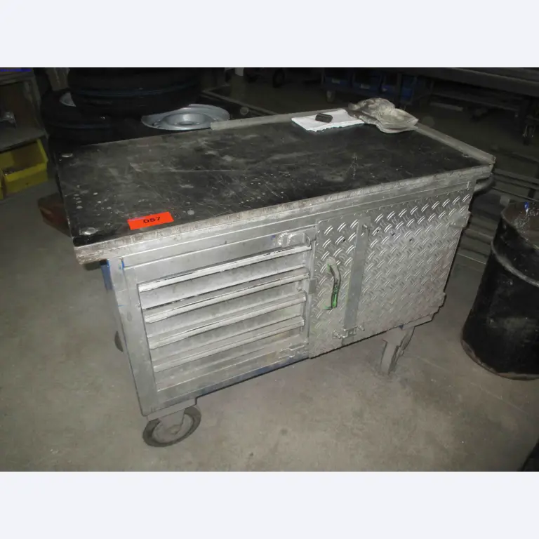 Vehicle construction, horse trailers-1