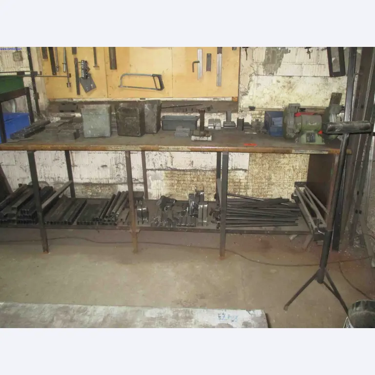 Vehicle construction, horse trailers-1