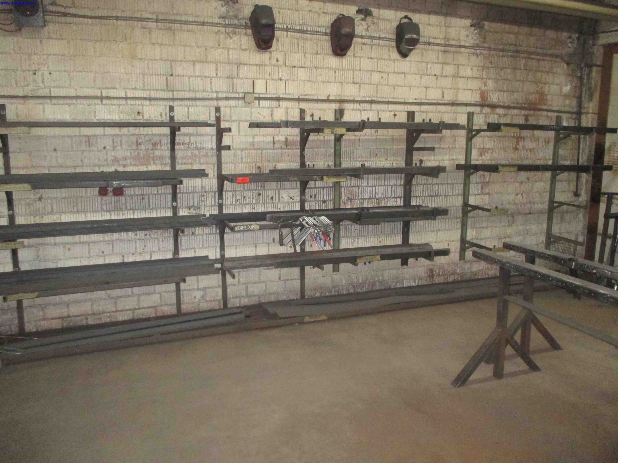 Vehicle construction, horse trailers-2