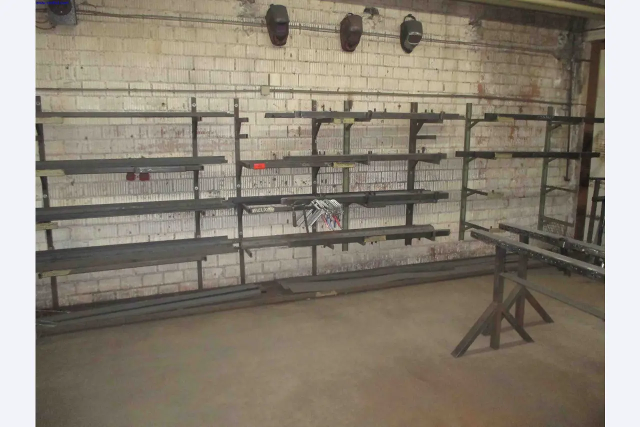Vehicle construction, horse trailers-2