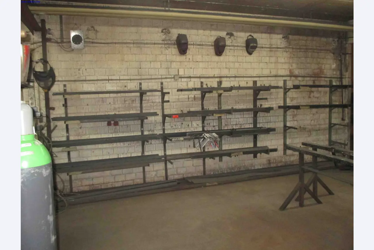 Vehicle construction, horse trailers-3