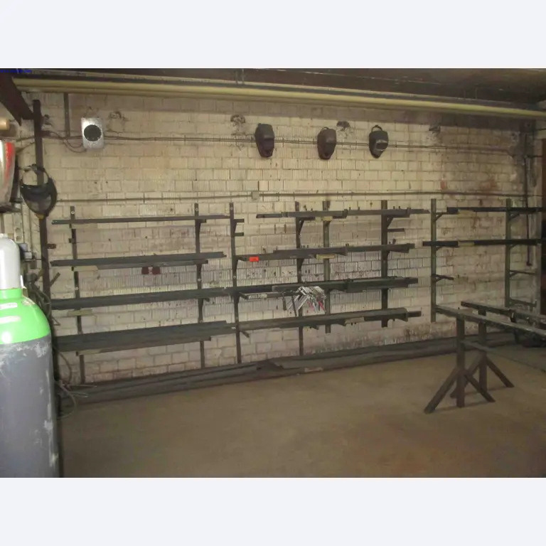 Vehicle construction, horse trailers-3