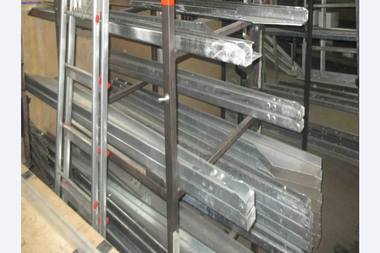Vehicle construction, horse trailers-4
