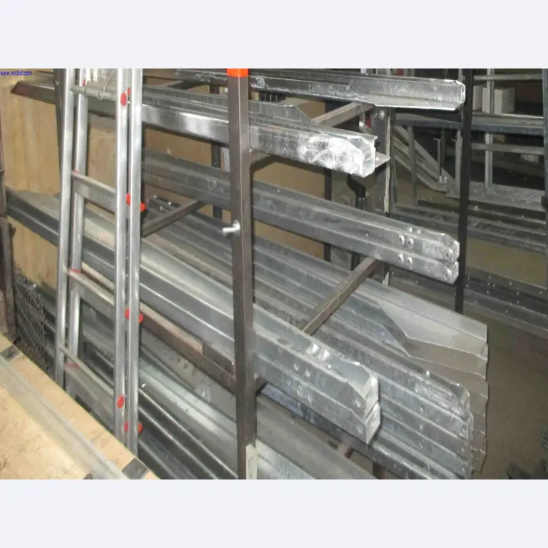 Vehicle construction, horse trailers-4