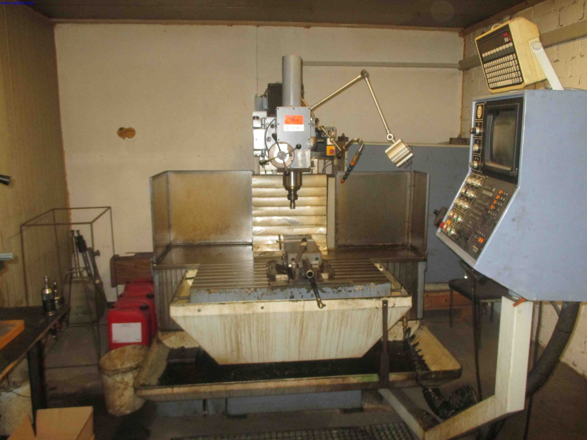 Vehicle construction, horse trailers-1