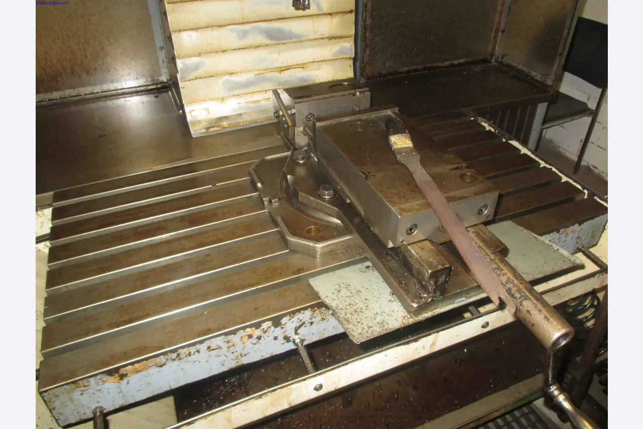 Vehicle construction, horse trailers-2