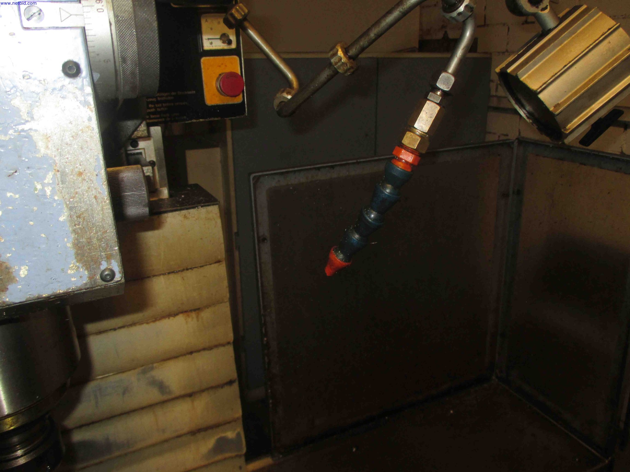 Vehicle construction, horse trailers-5