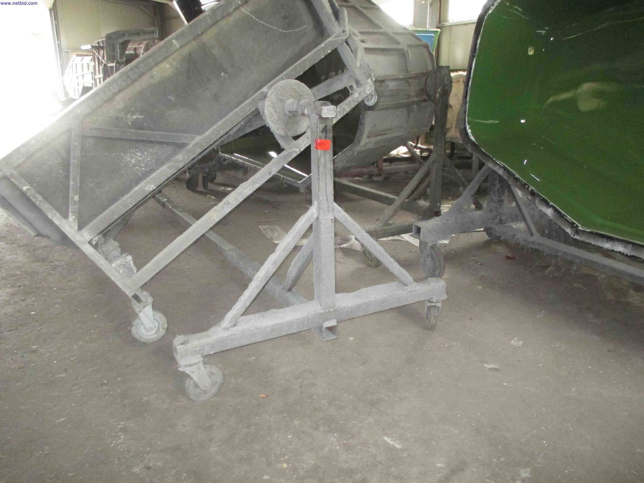 Vehicle construction, horse trailers-1
