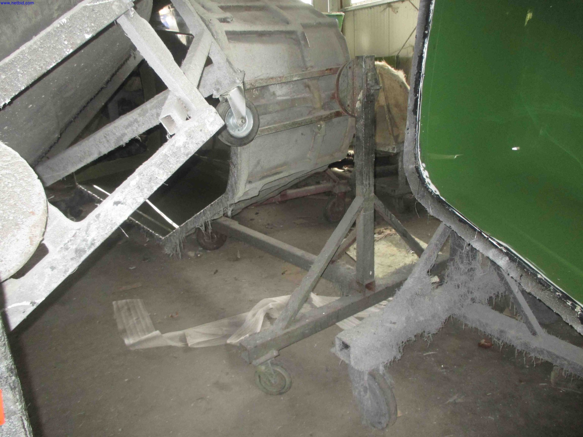 Vehicle construction, horse trailers-3