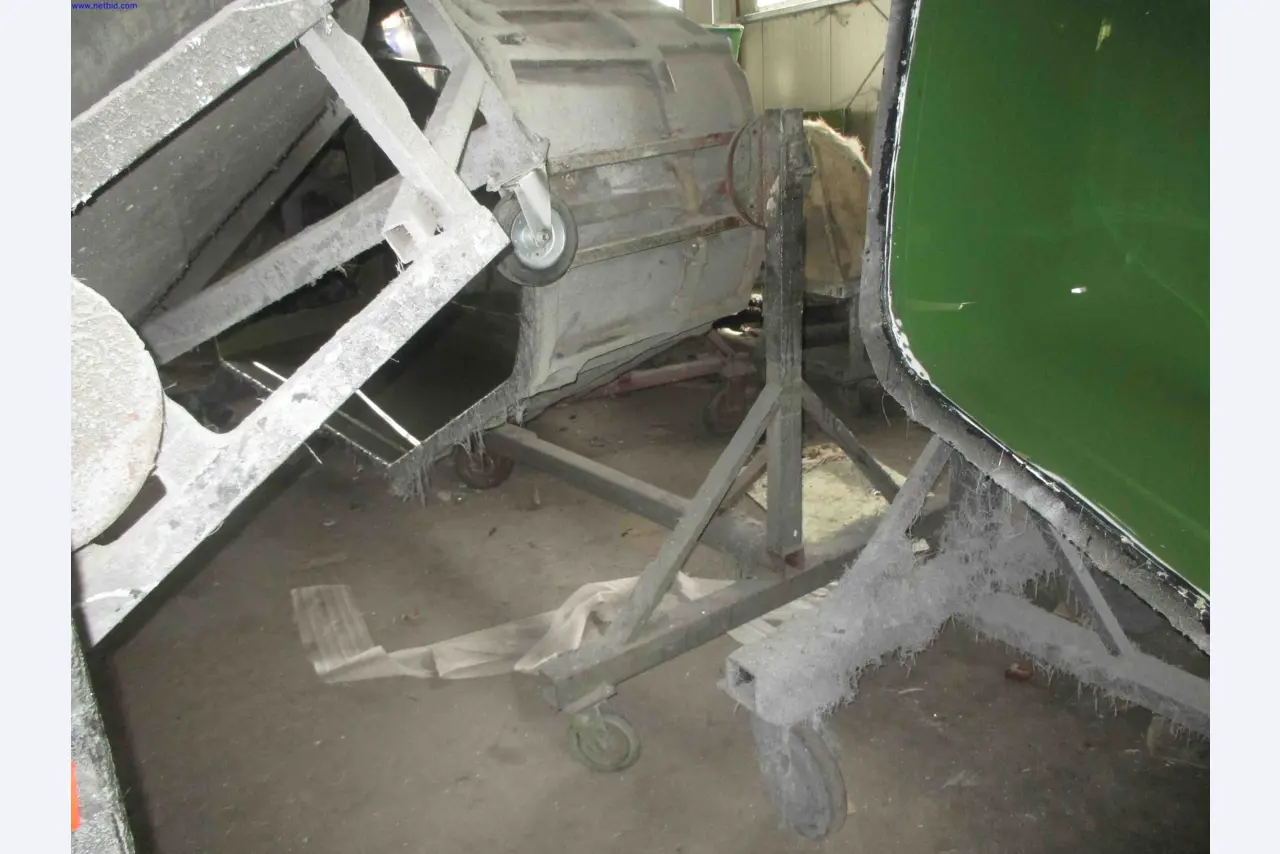 Vehicle construction, horse trailers-3