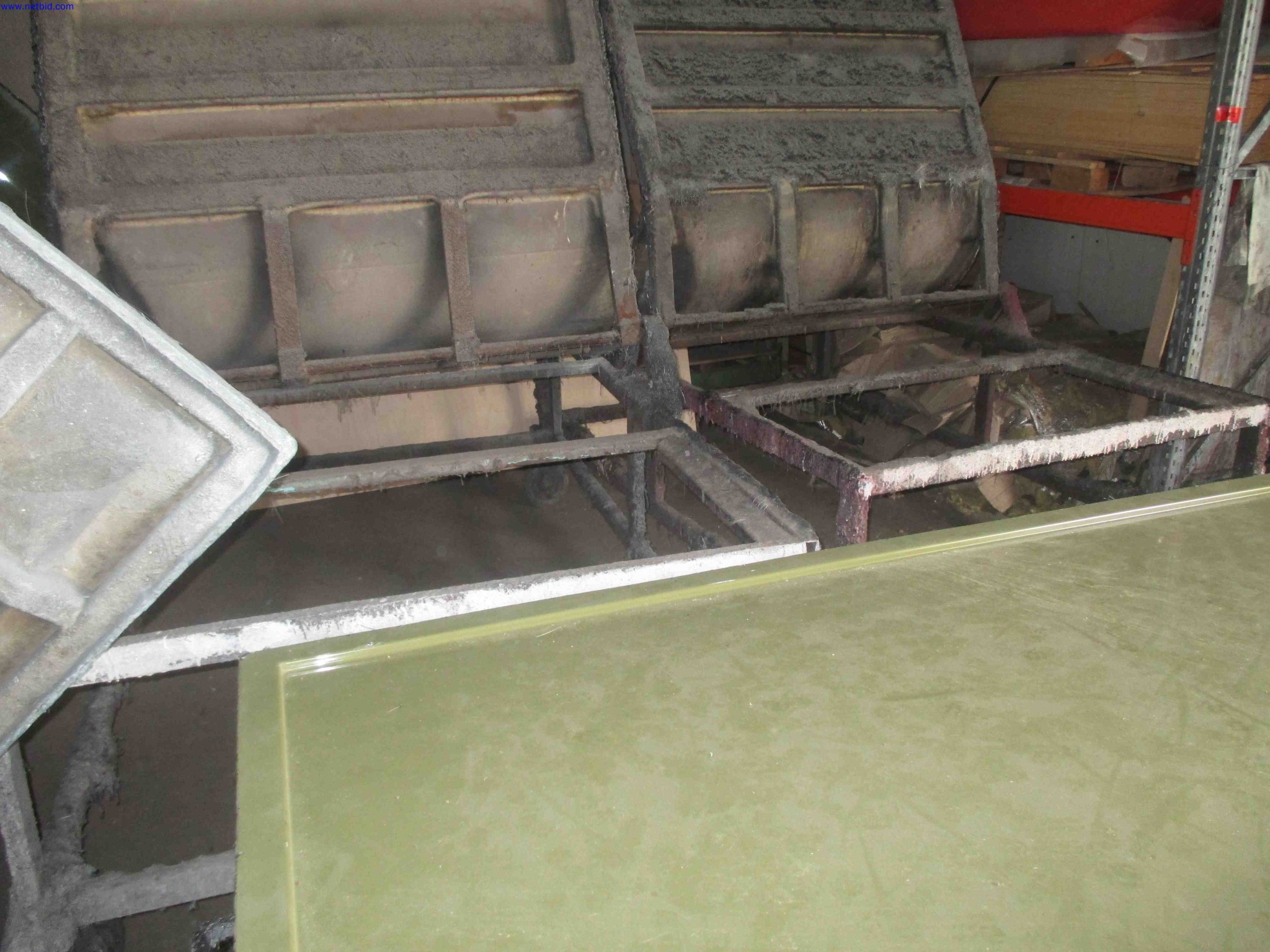 Vehicle construction, horse trailers-6