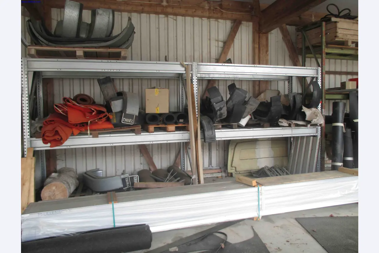 Vehicle construction, horse trailers-1
