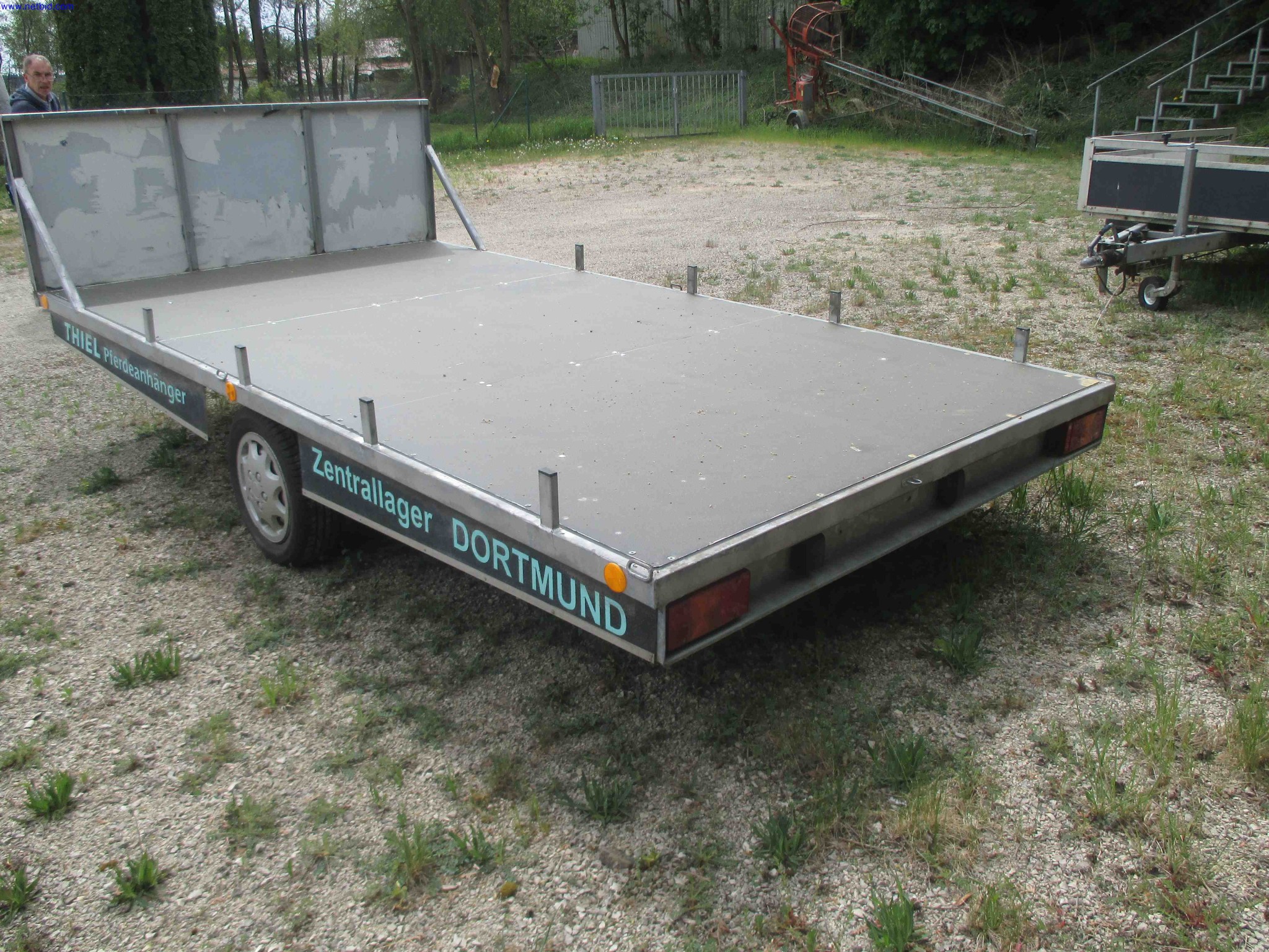 Vehicle construction, horse trailers-3