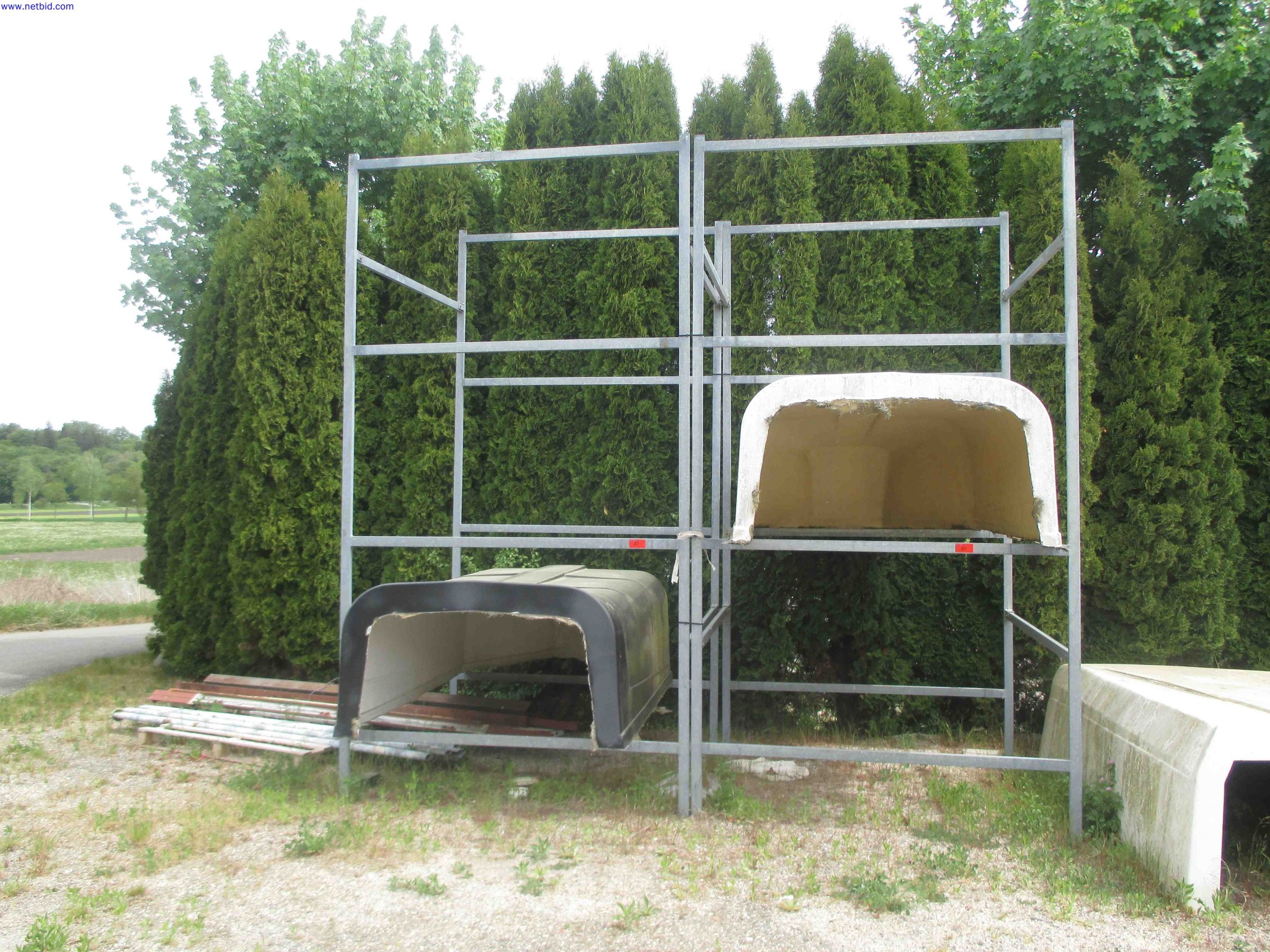 Vehicle construction, horse trailers-1