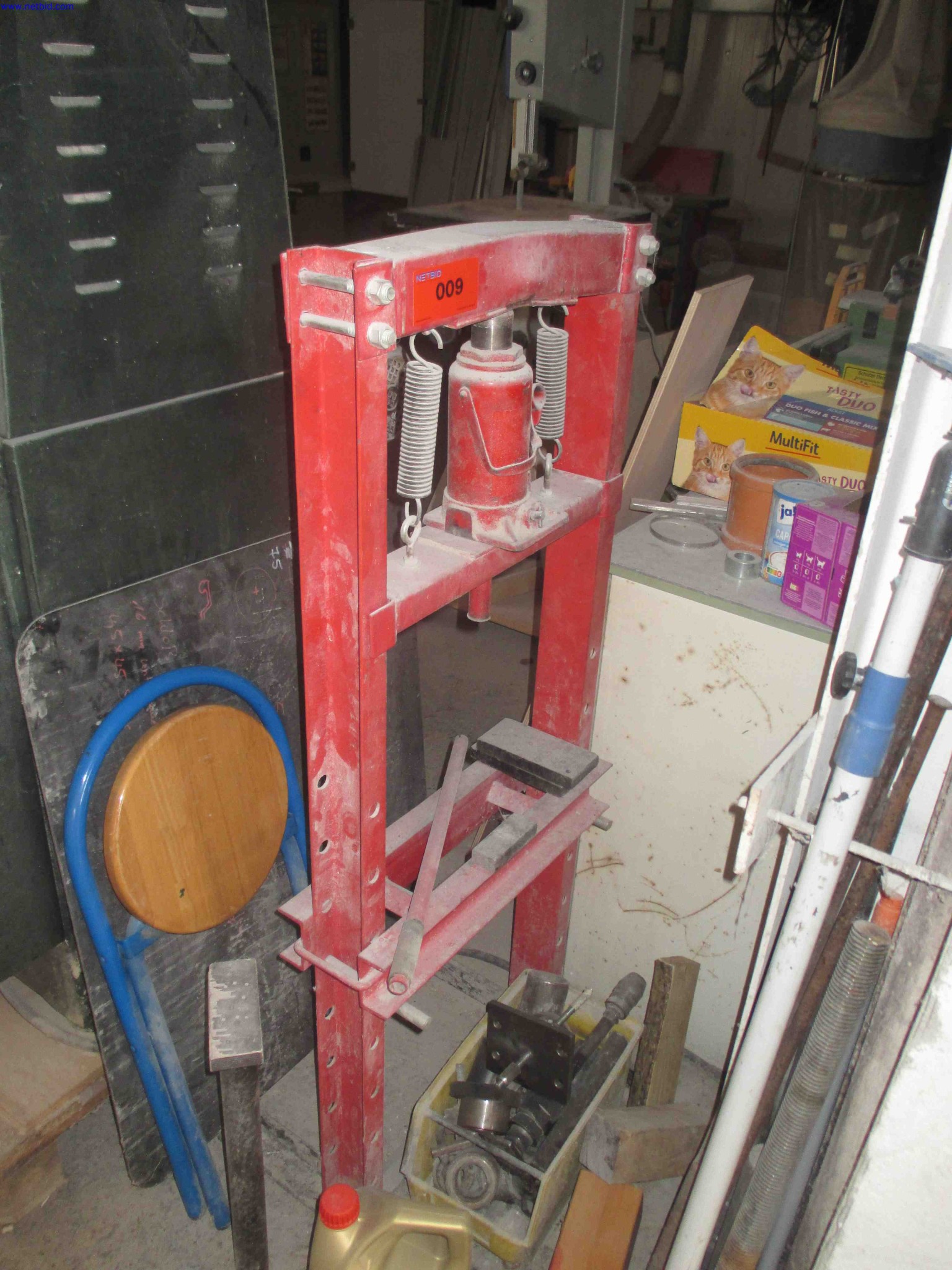 Vehicle construction, horse trailers-1
