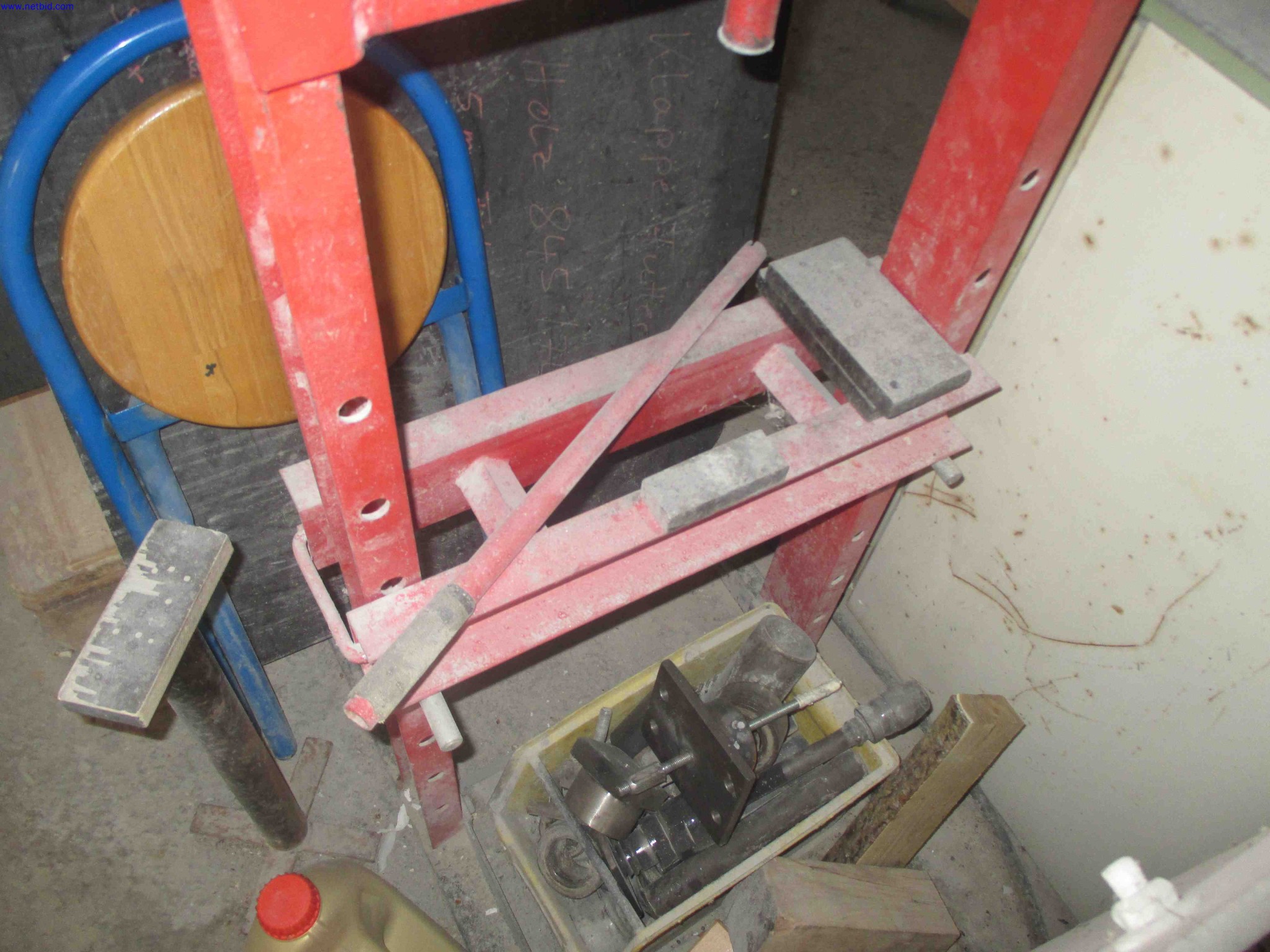 Vehicle construction, horse trailers-3