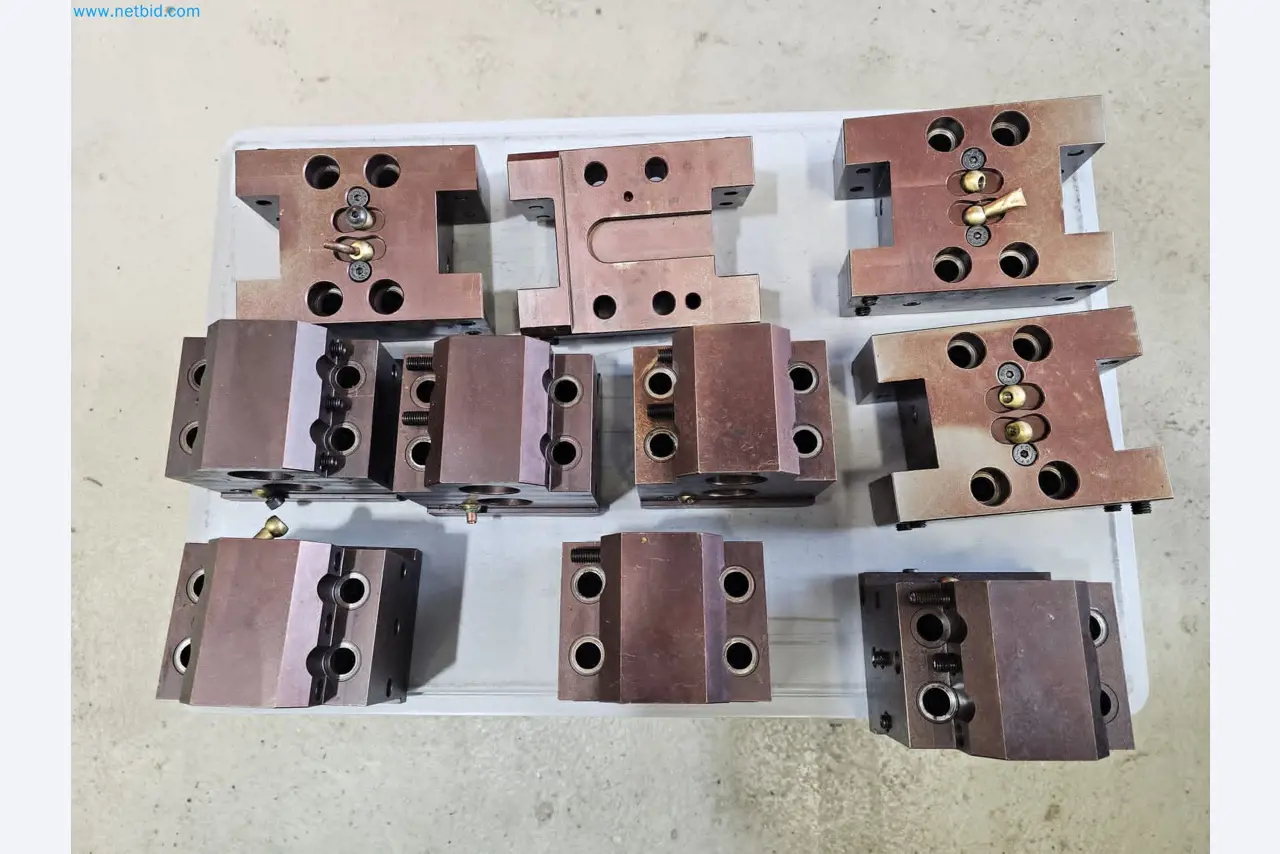 Well-maintained CNC machines from business closure-16