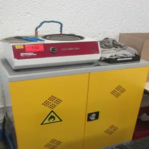Materialprüf-Tellerschleifmaschine Escil
