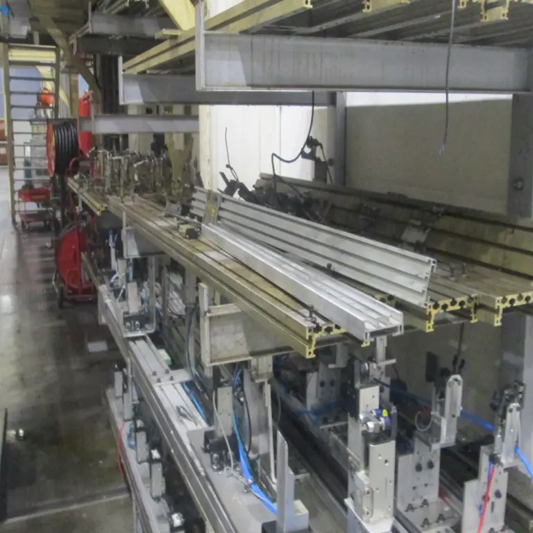 5 Single-sided cantilever racking