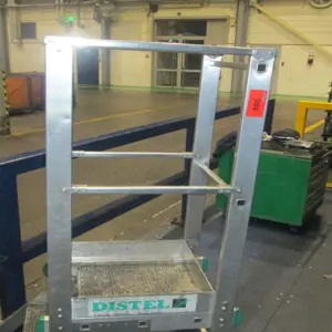 2 Mobile safety aluminium platform ladders Distel