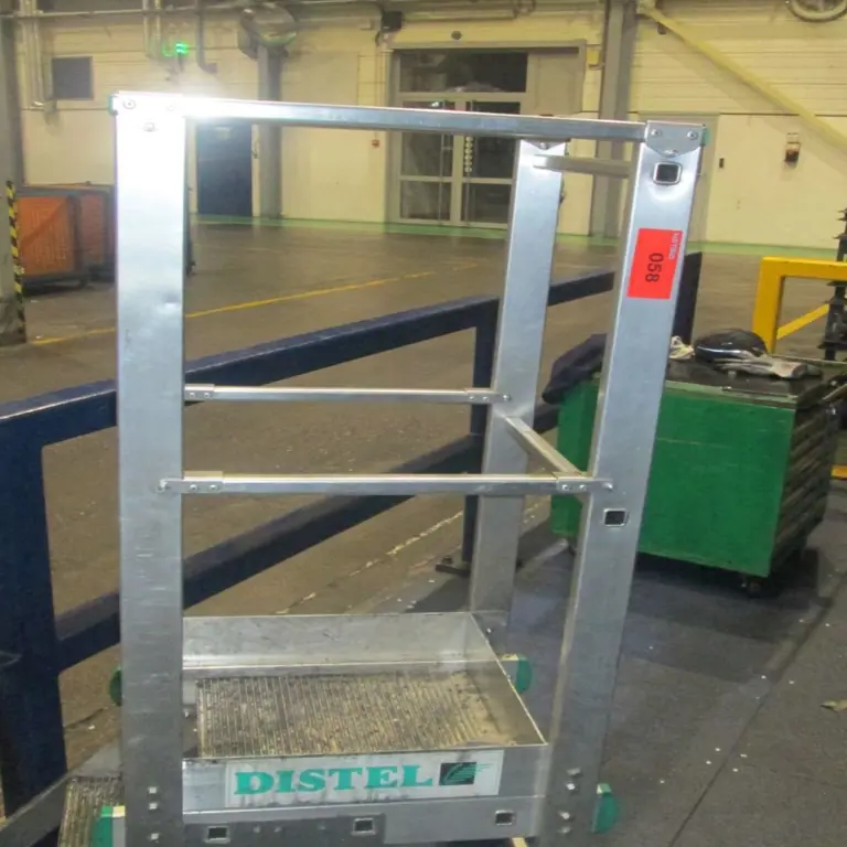 2 Mobile safety aluminium platform ladders Distel