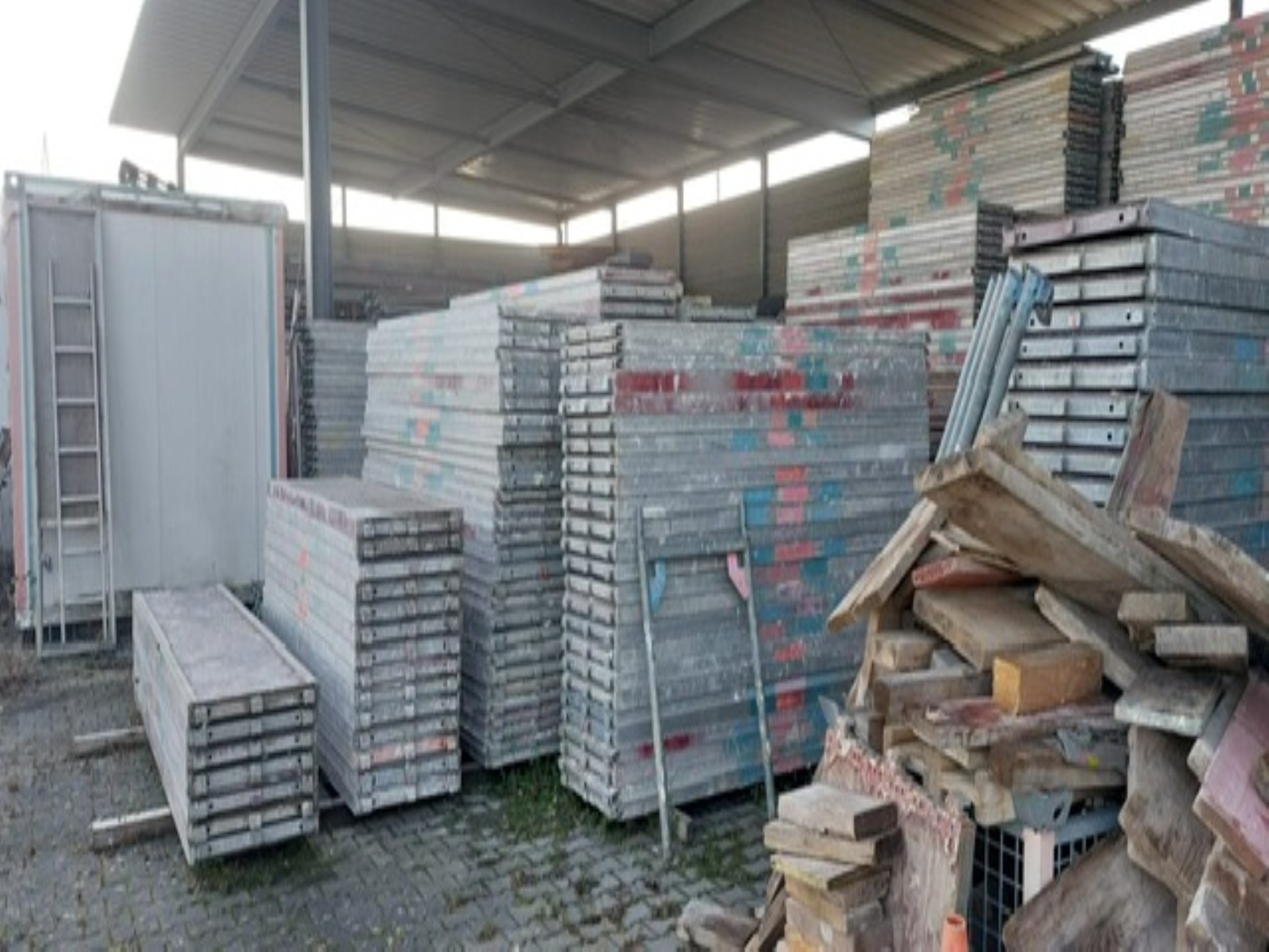 6.400 m² de elementos de andaime de fachada com acessórios-1