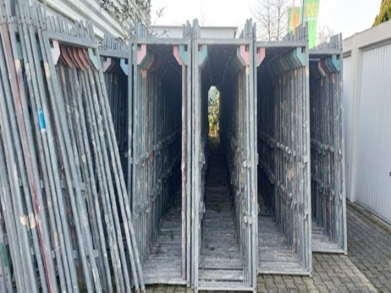 6.400 m² de elementos de andaime de fachada com acessórios-4