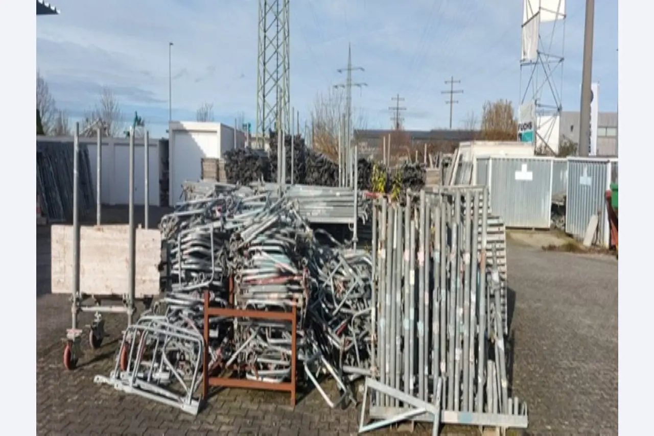 6,400 m² façade scaffolding elements with accessories-3