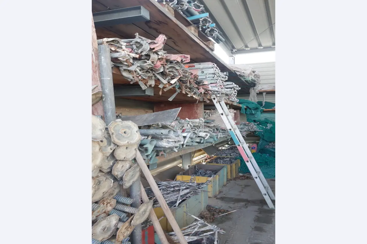 6,400 m² façade scaffolding elements with accessories-5