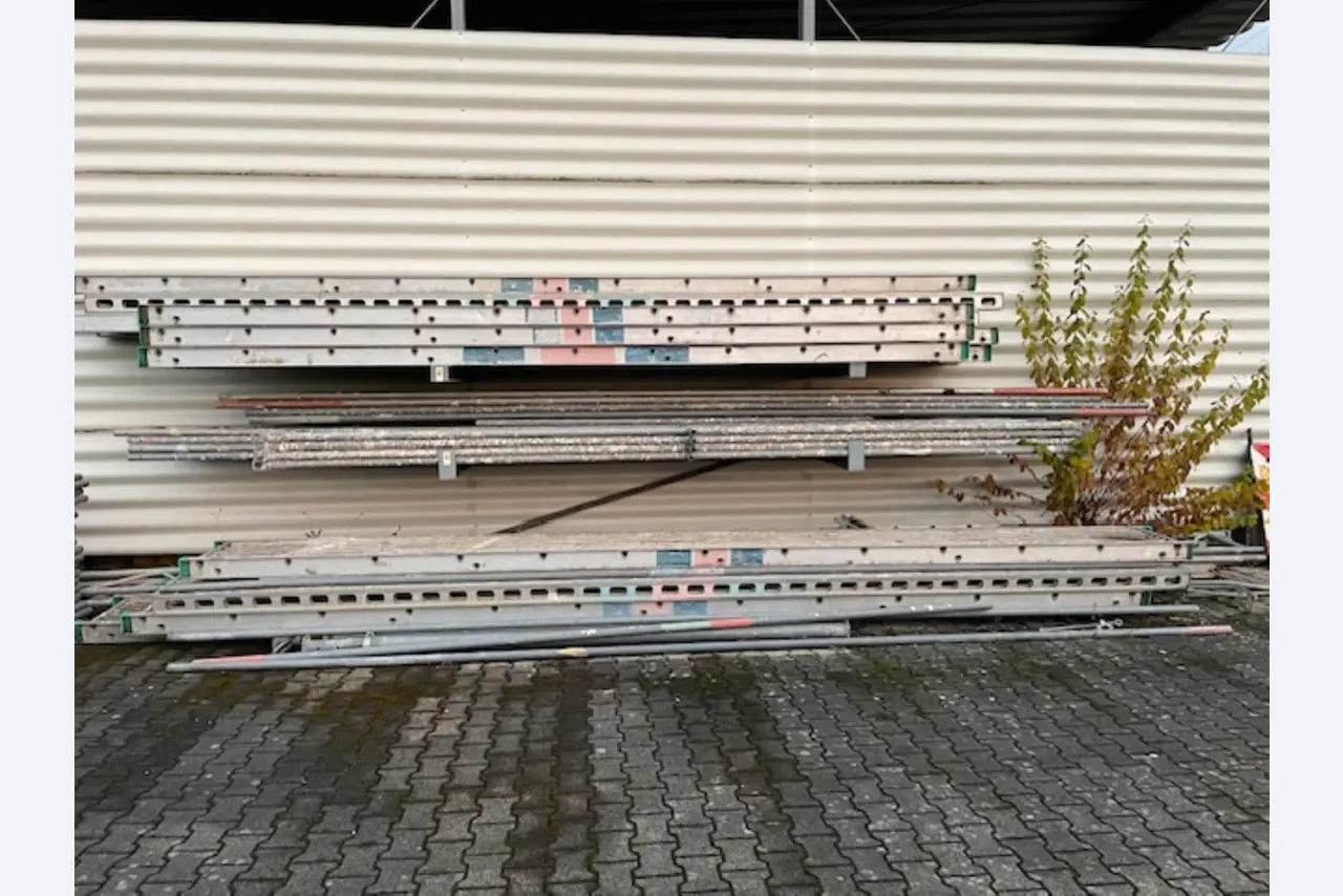 6,400 m² façade scaffolding elements with accessories-7
