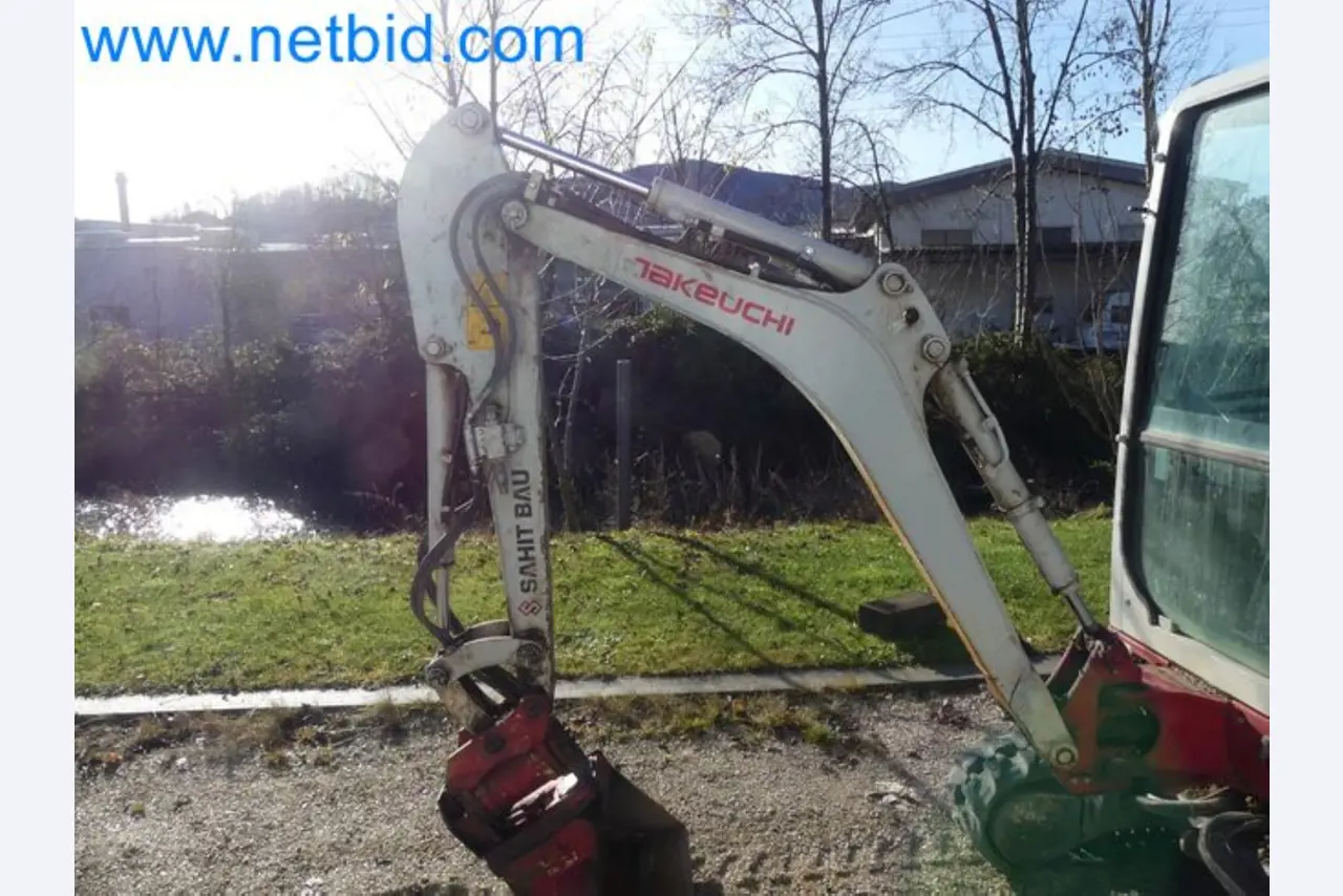 TAKEUCHI TB216 mini crawler excavator-11